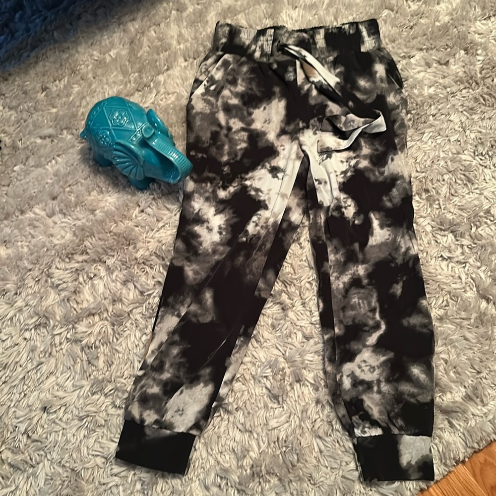 ONE- size small, elastics waist w/ tie, elastic ankles